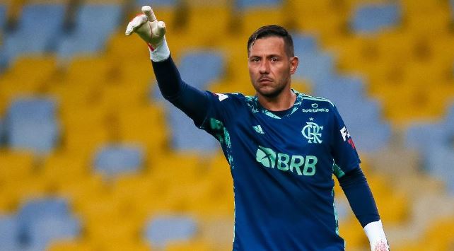 Diego Alves, o “Paredão Para-Pênaltis”: A História do Goleiro que Trouxe Segurança e Títulos para a Geração de Ouro