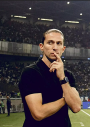Filipe Luís se Perdeu? A Obsessão pela “Modernidade”, Por Trabalhar na Europa e a Teimosia que Custa Caro ao Flamengo