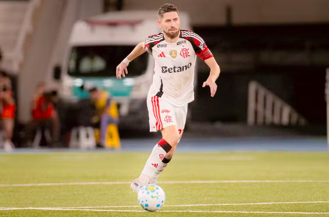 A Liderança Silenciosa de Jorginho: Os Bastidores Inéditos do Novo Capitão do Flamengo