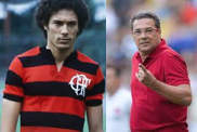 Antes da Prancheta: A História de Vanderlei Luxemburgo, o Lateral Rubro-Negro
