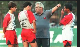 Apolinho Técnico: A Incrível História do Radialista que Comandou o Flamengo no Centenário
